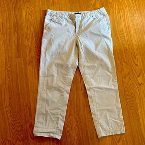 Women’s Gap Cropped Khakis size 8
